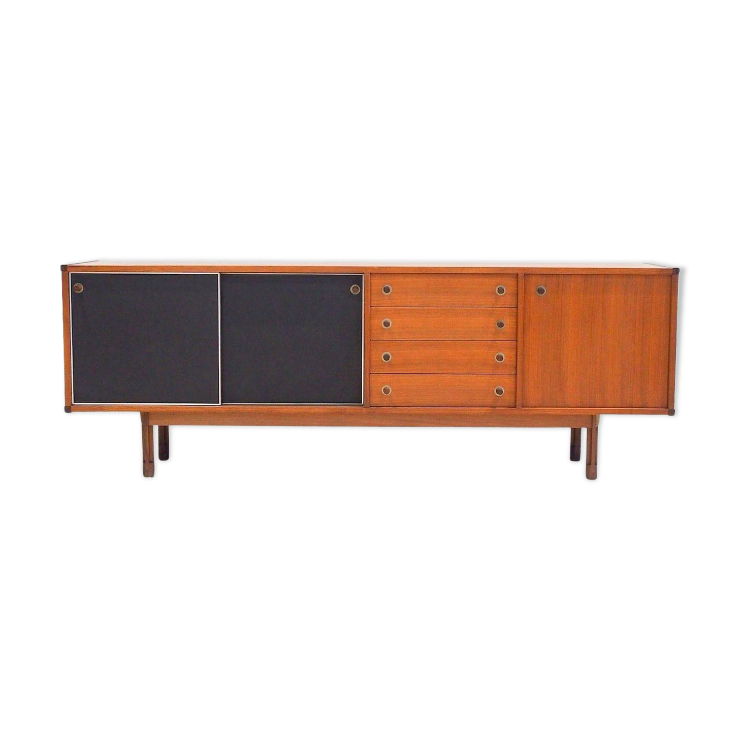 Enfilade en bois avec portes noires par George Coslin