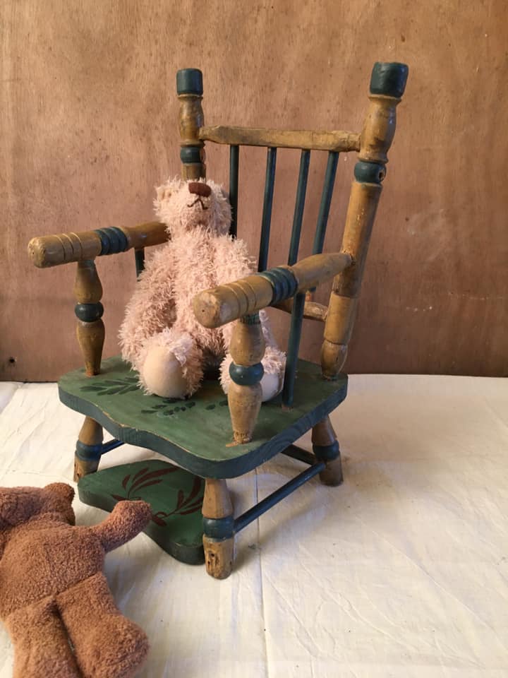 Chaise en bois de type régionale