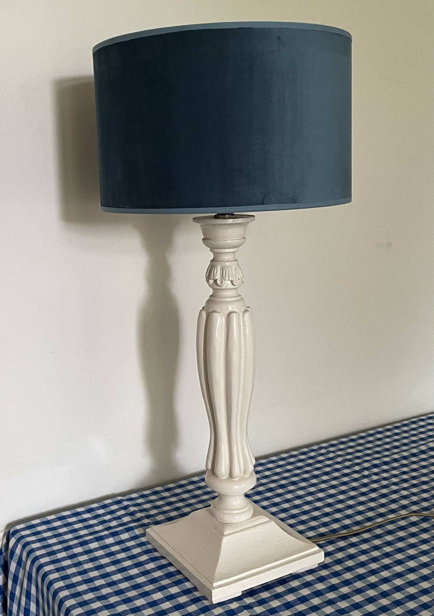 Lampe en bois sculpté Blanc d’Ivoire