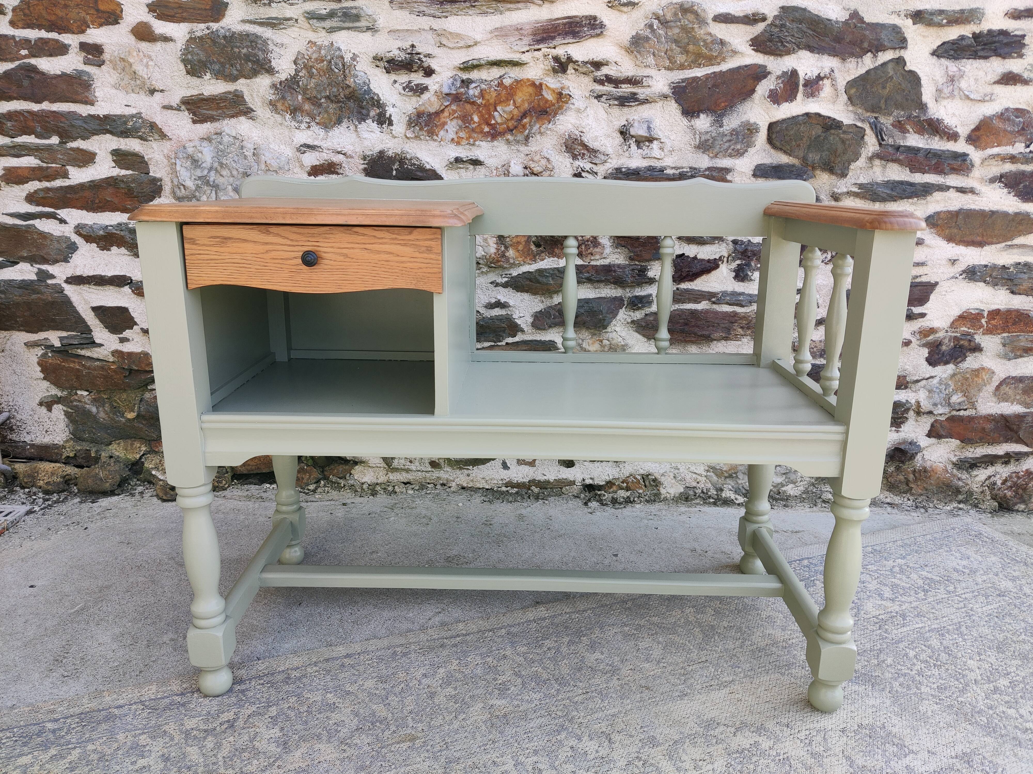 Entrance bench