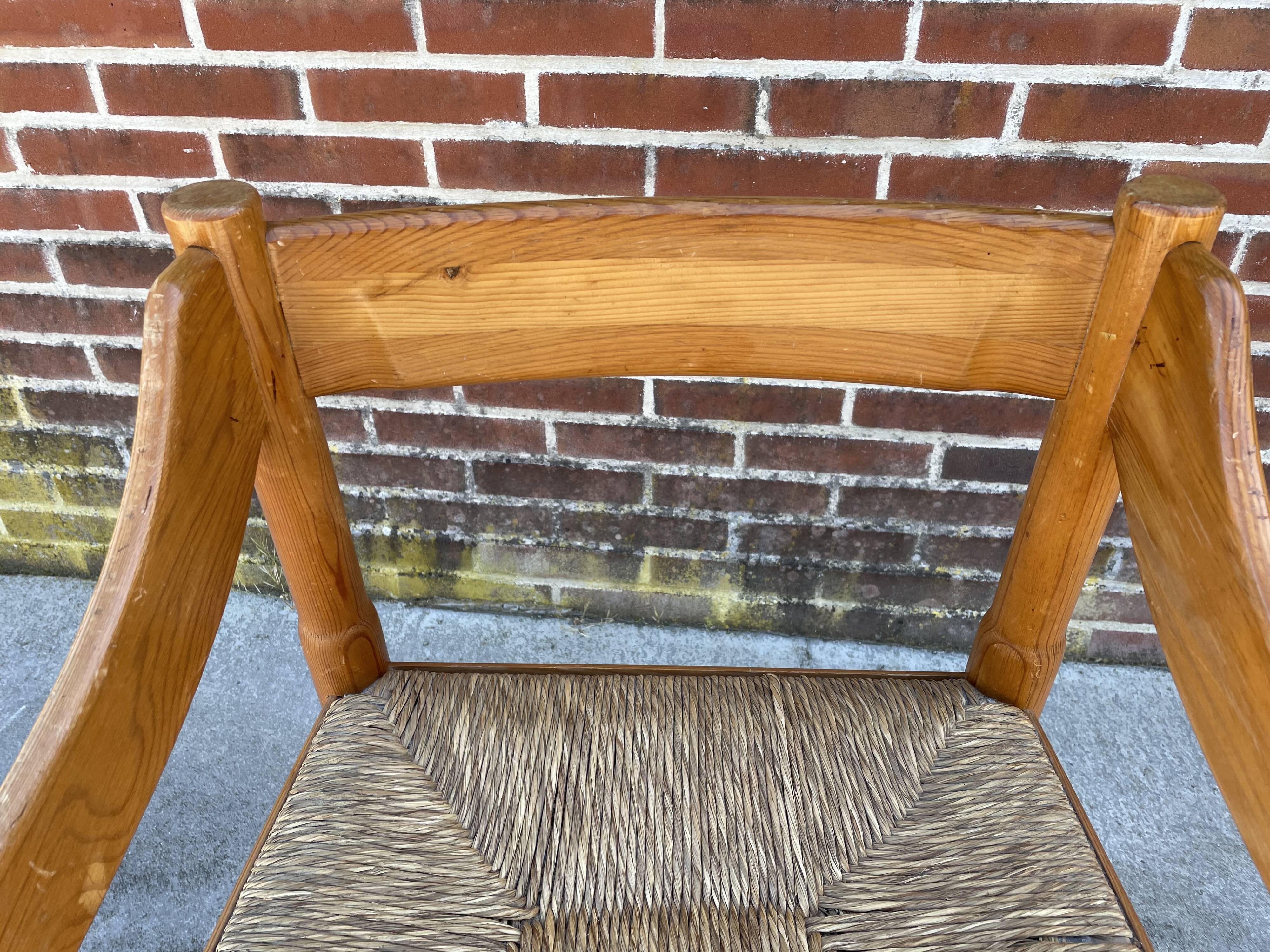 Carimate modèle 892 Vico Magistretti pour Cassina