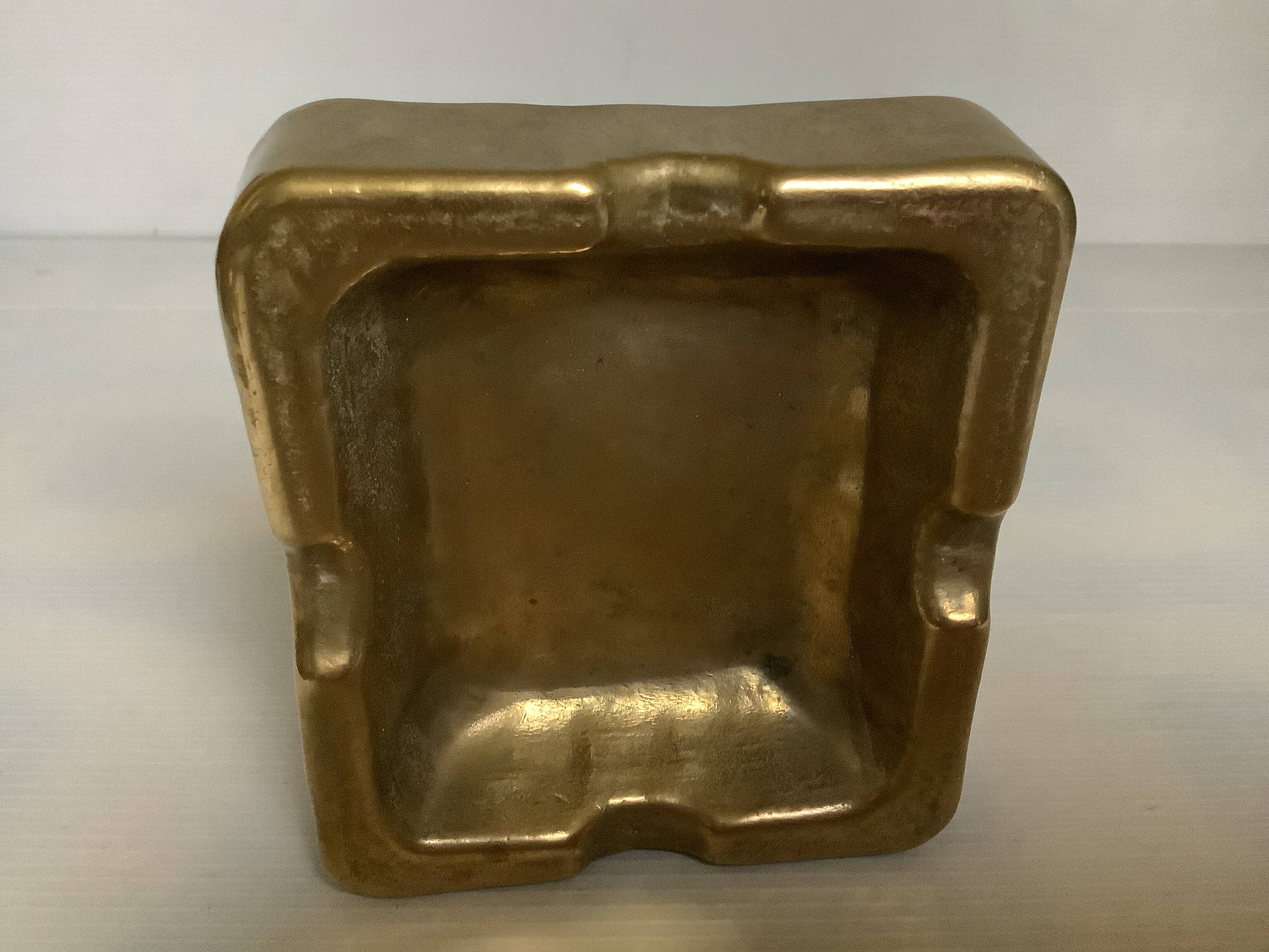 Cendrier en bronze martelé