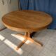 Table ronde en bois avec piétement style Baumann