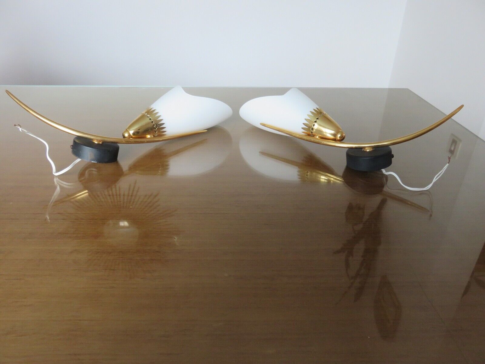 Paire d'appliques en opaline et laiton années 50 60