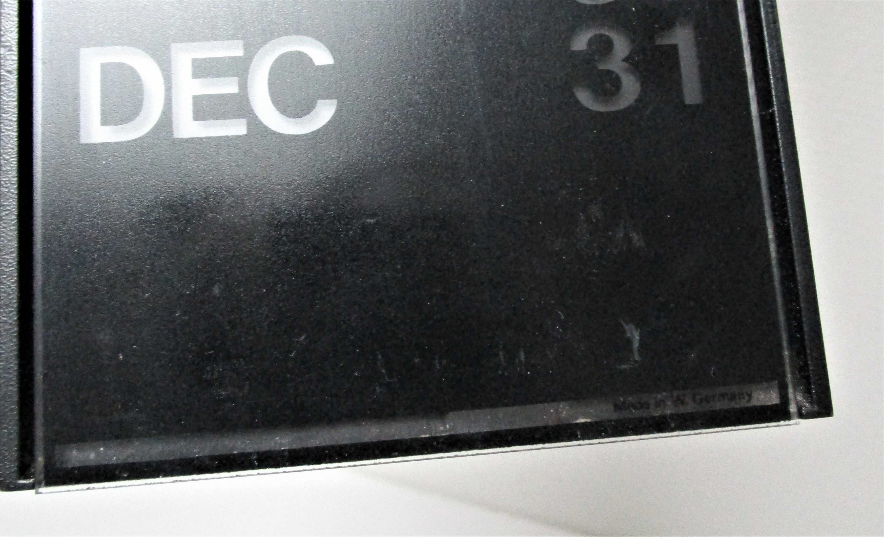 perpetual calendar wall design vintage 80s