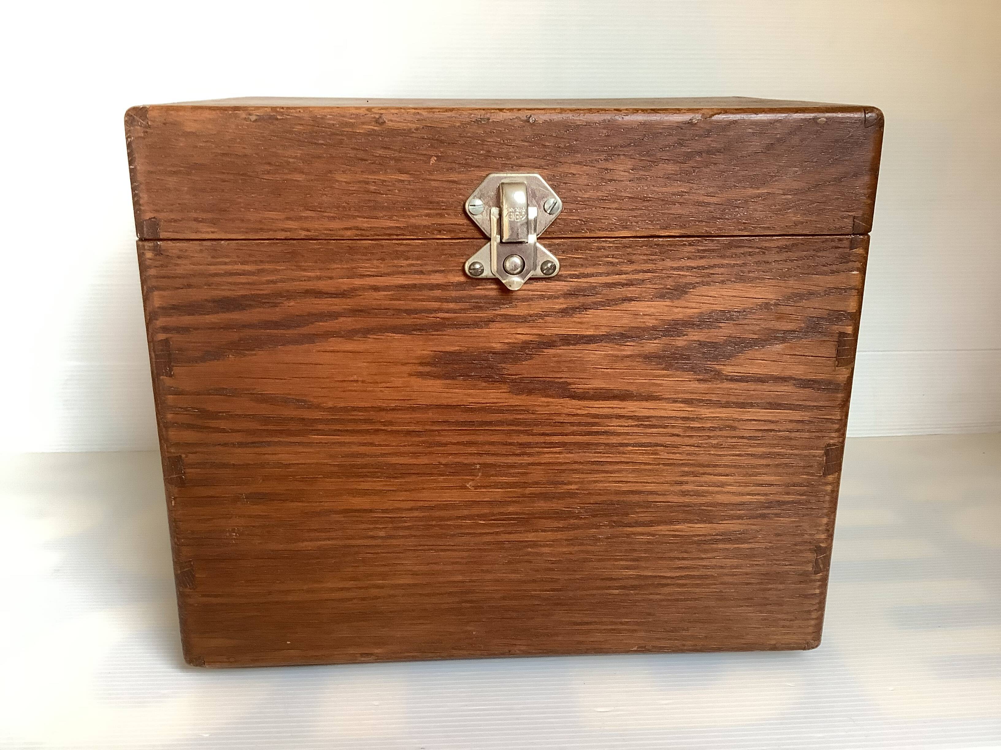 Cheney England dovetail wooden box