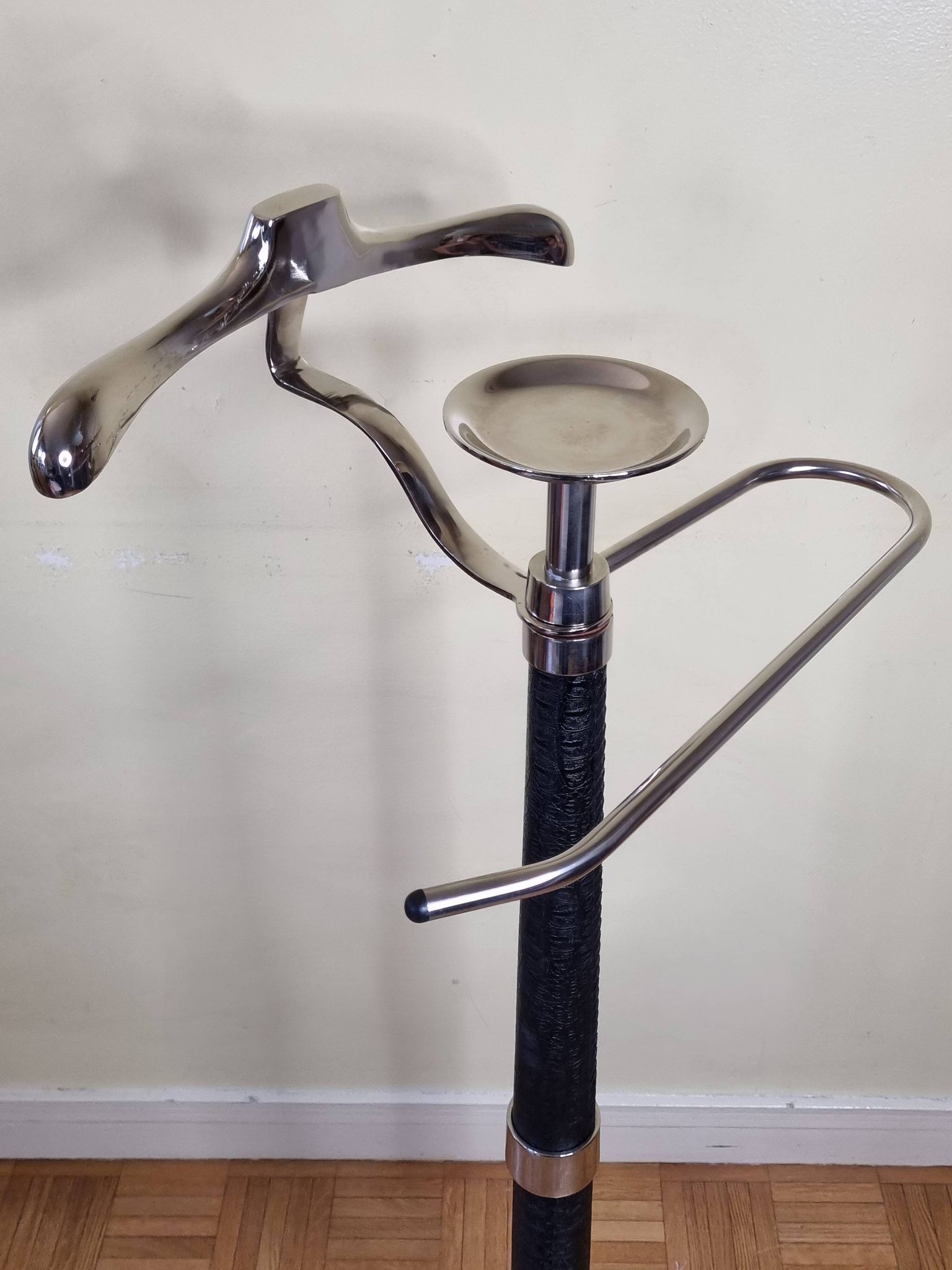 Vintage metal and leather valet stand, 1980s, 125 cm