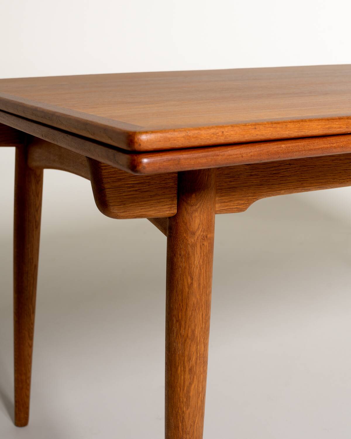 Table “AT-312” par Hans J. Wegner pour Andreas Tuck, années 1950.