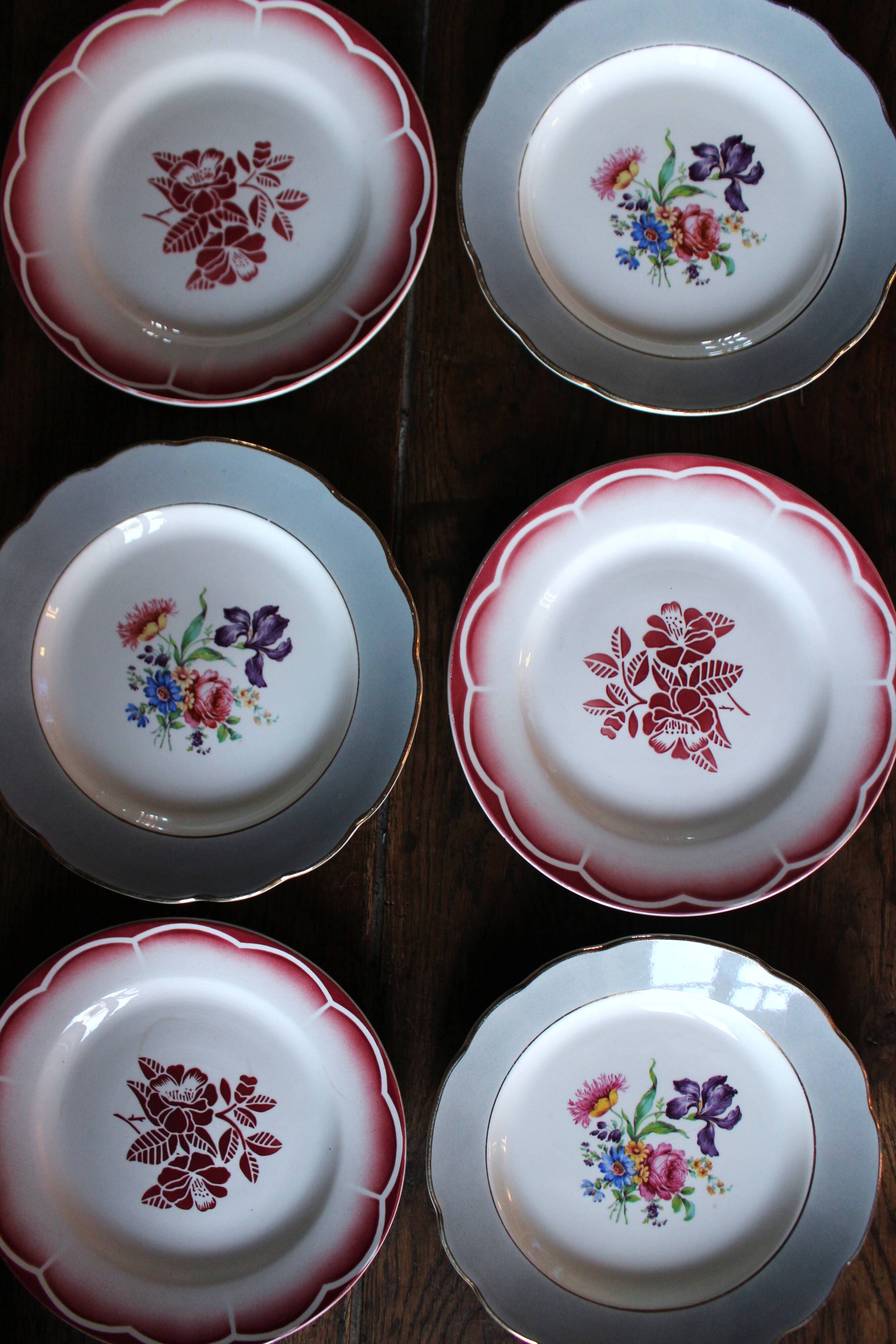 6 flat plates Digoin Sarregemines Marsac red with gold flowers