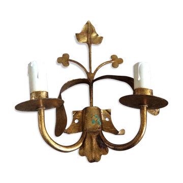 Wall lamp in gold metal