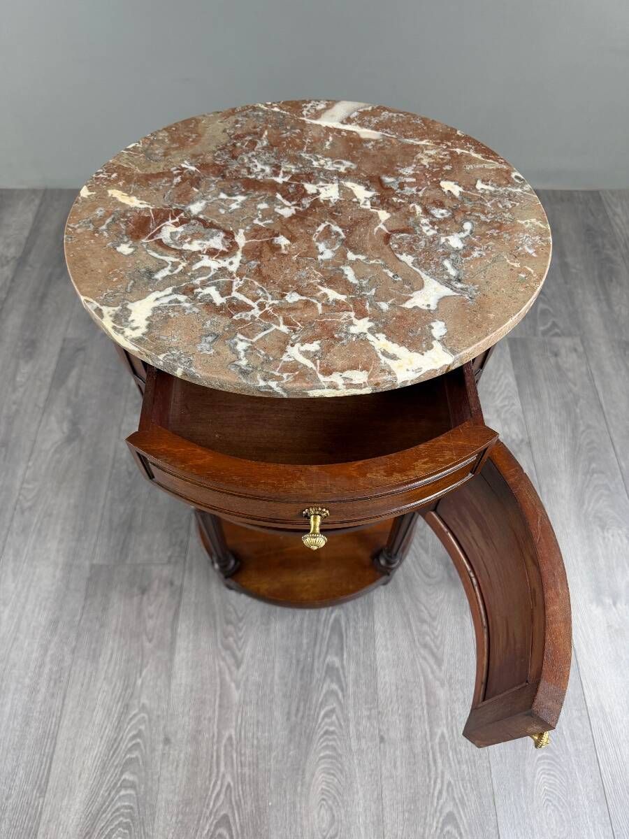 Half-moon side table in mahogany and marble, Louis XVI style, 19th century.