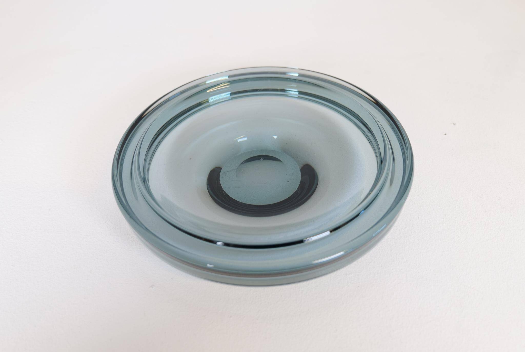 Set of two art glass vessels by Vicke Lindstrand for Kosta, Sweden, mid-century.