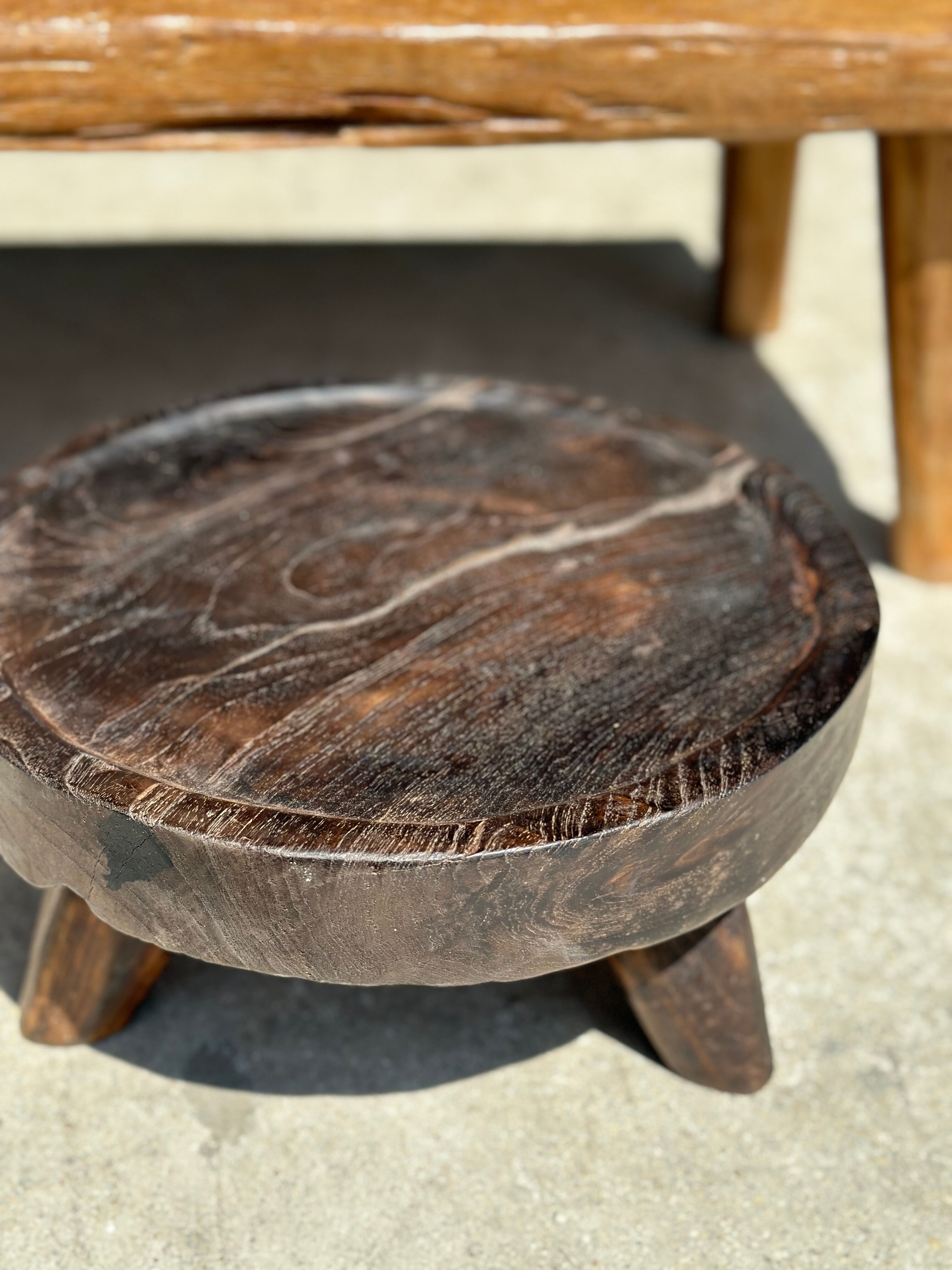 Coffee table in blond teak quadripod
