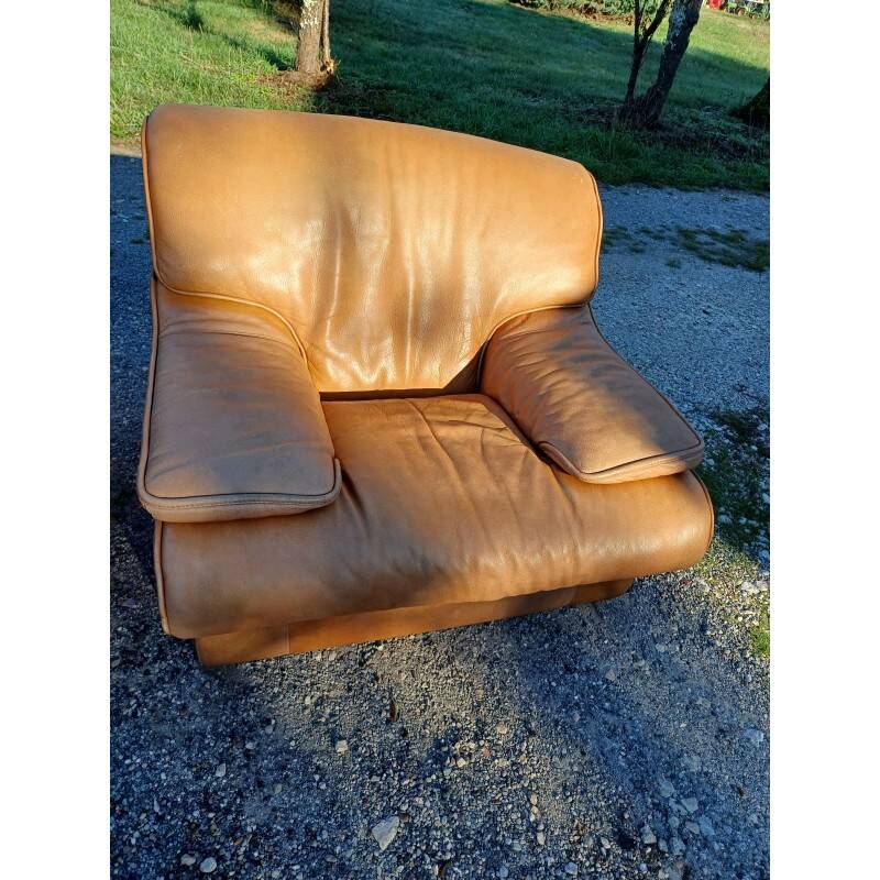 Paire de fauteuils vintage en skaï marron clair