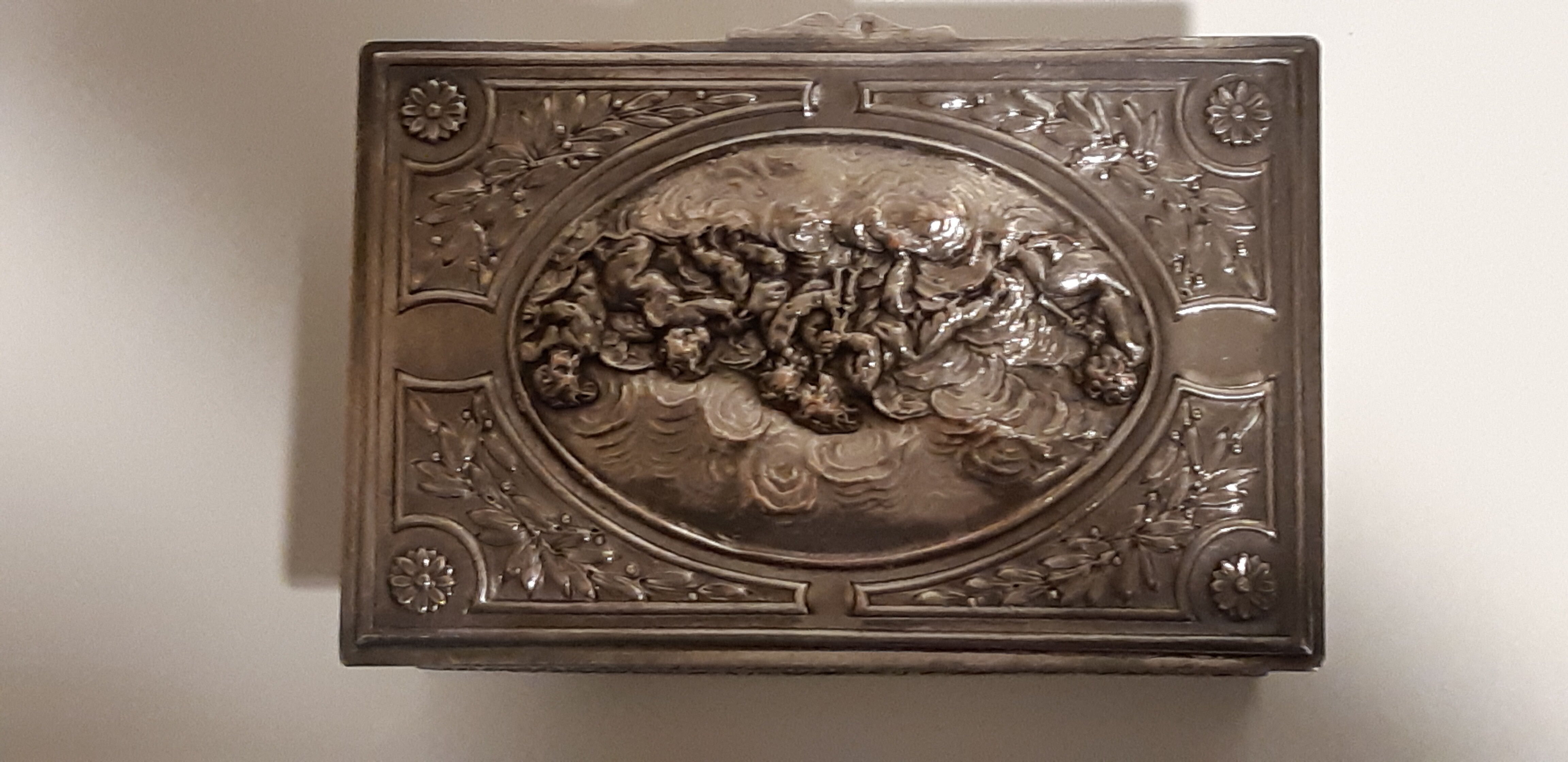 Silver metal jewelry box