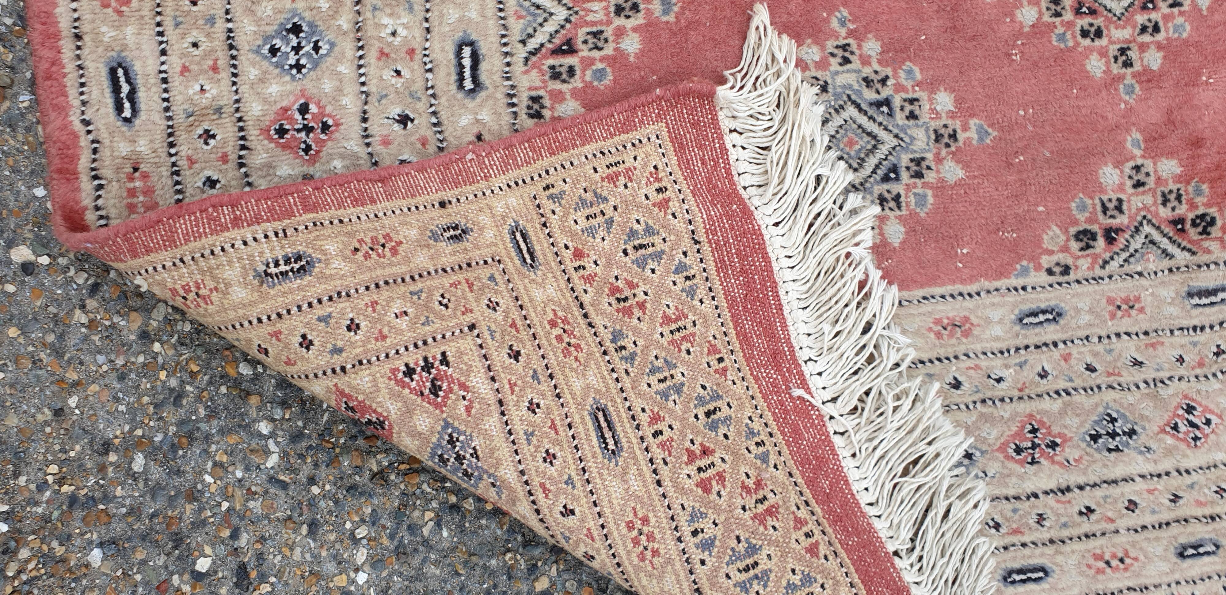 Oriental carpet 122x170cm