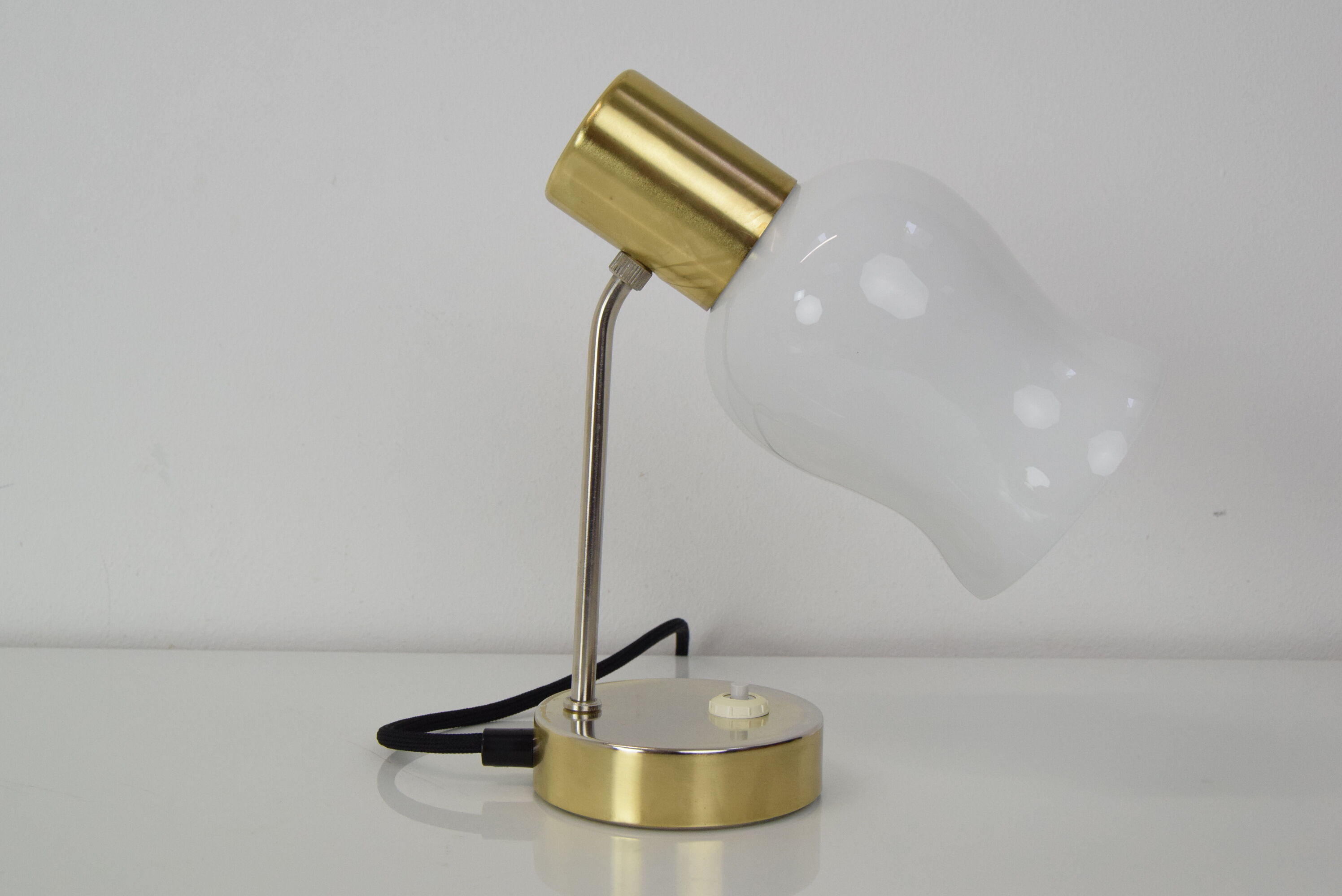 Lampe de table du milieu du siècle Kamenicky Senov, années 1960.