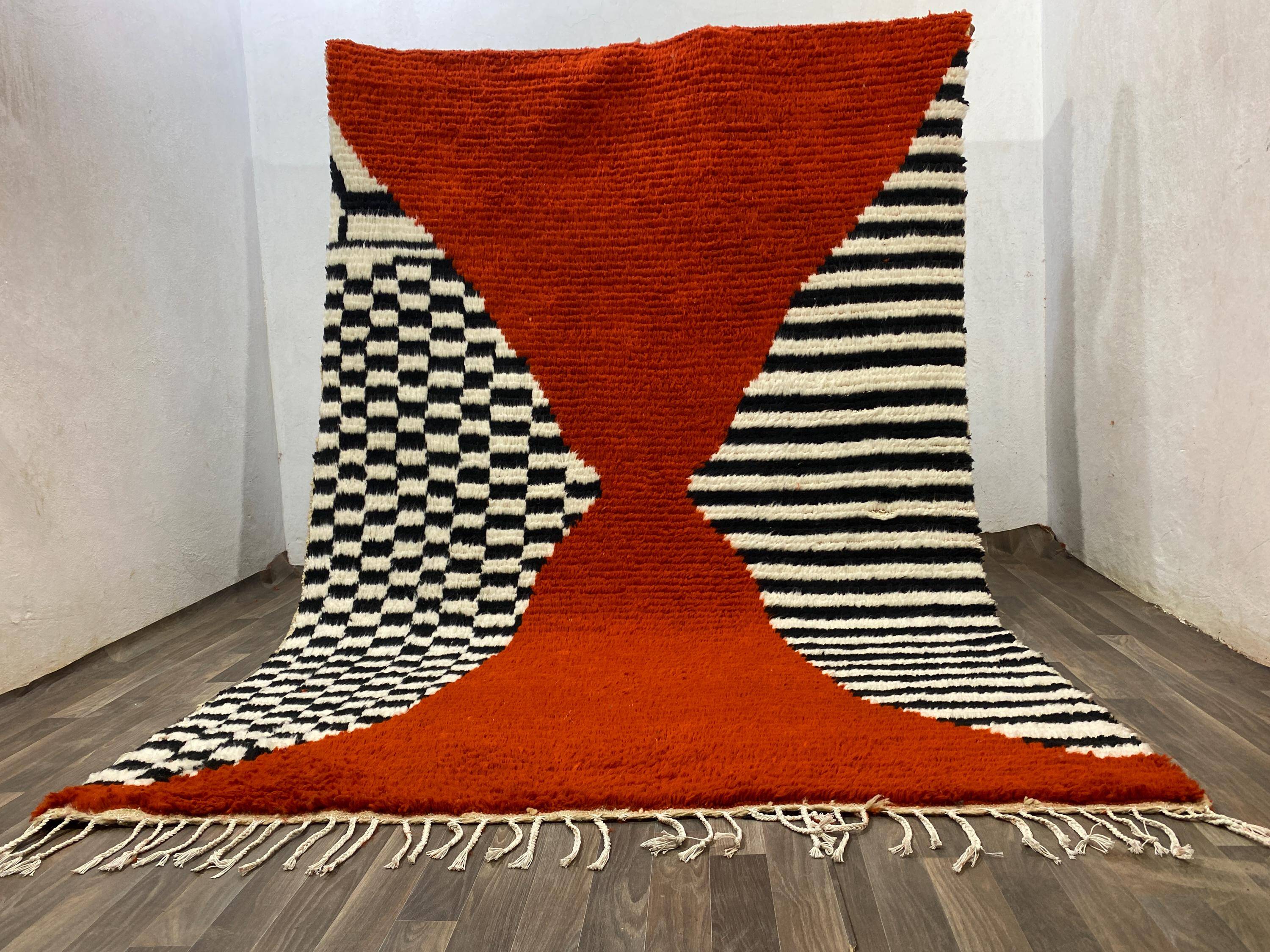 Handmade Moroccan rug, natural wool, 3x2 m.