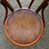 2 Fischel bistro chairs N°18 1/2, circa 1910, wooden seat.