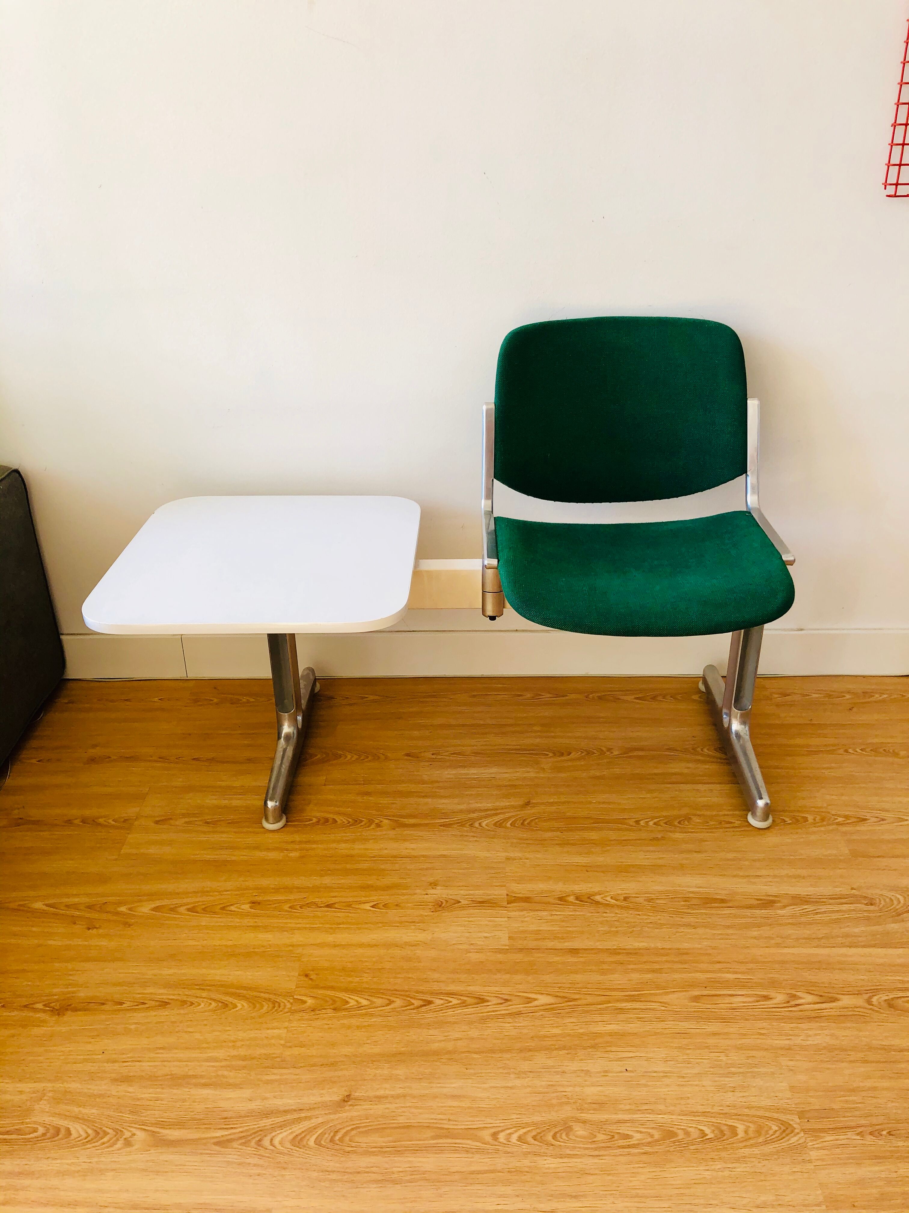 Fauteuil et tablette Castelli Anonima Giancarlo Piretti