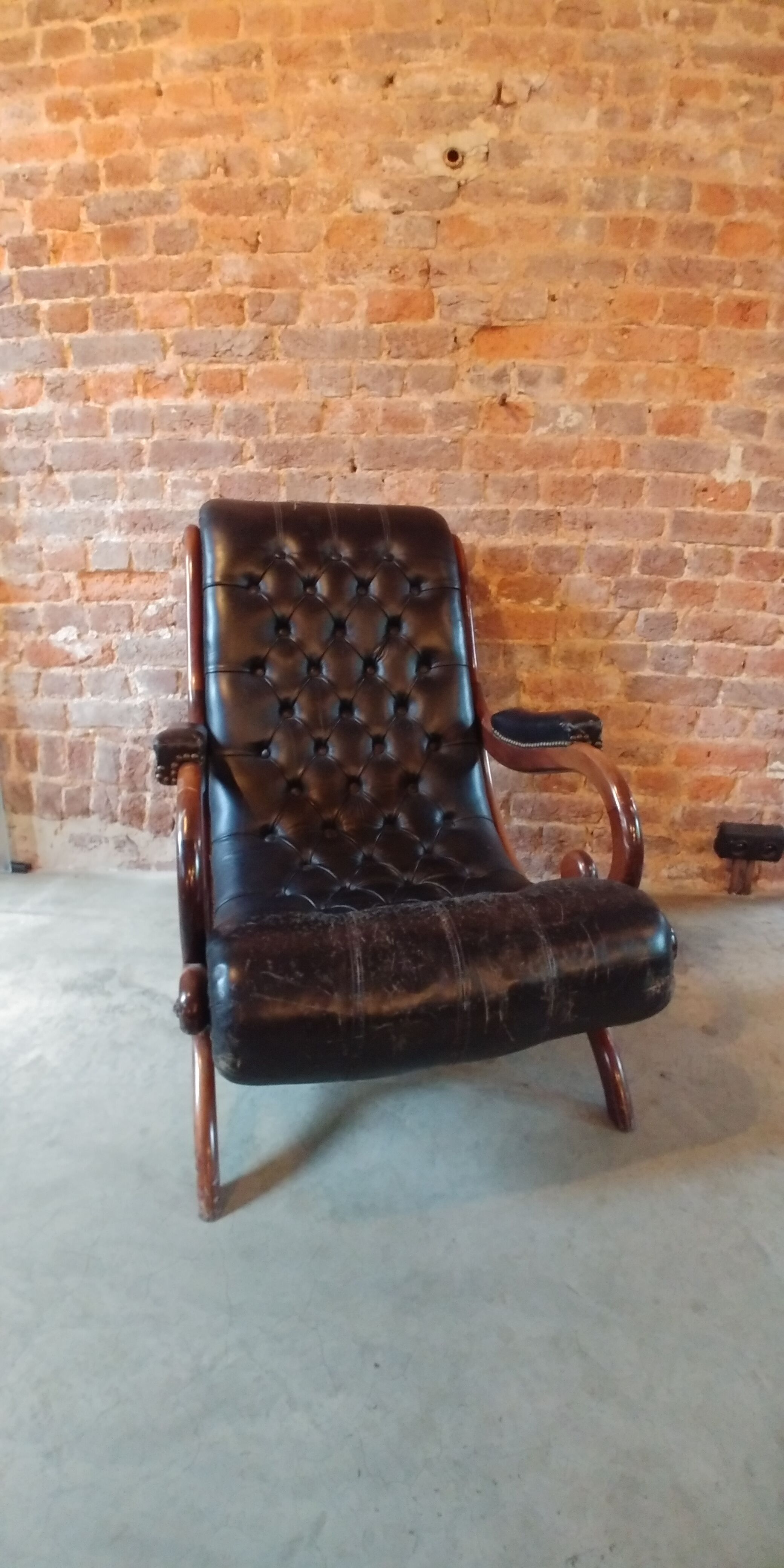 Chesterfield Victoria