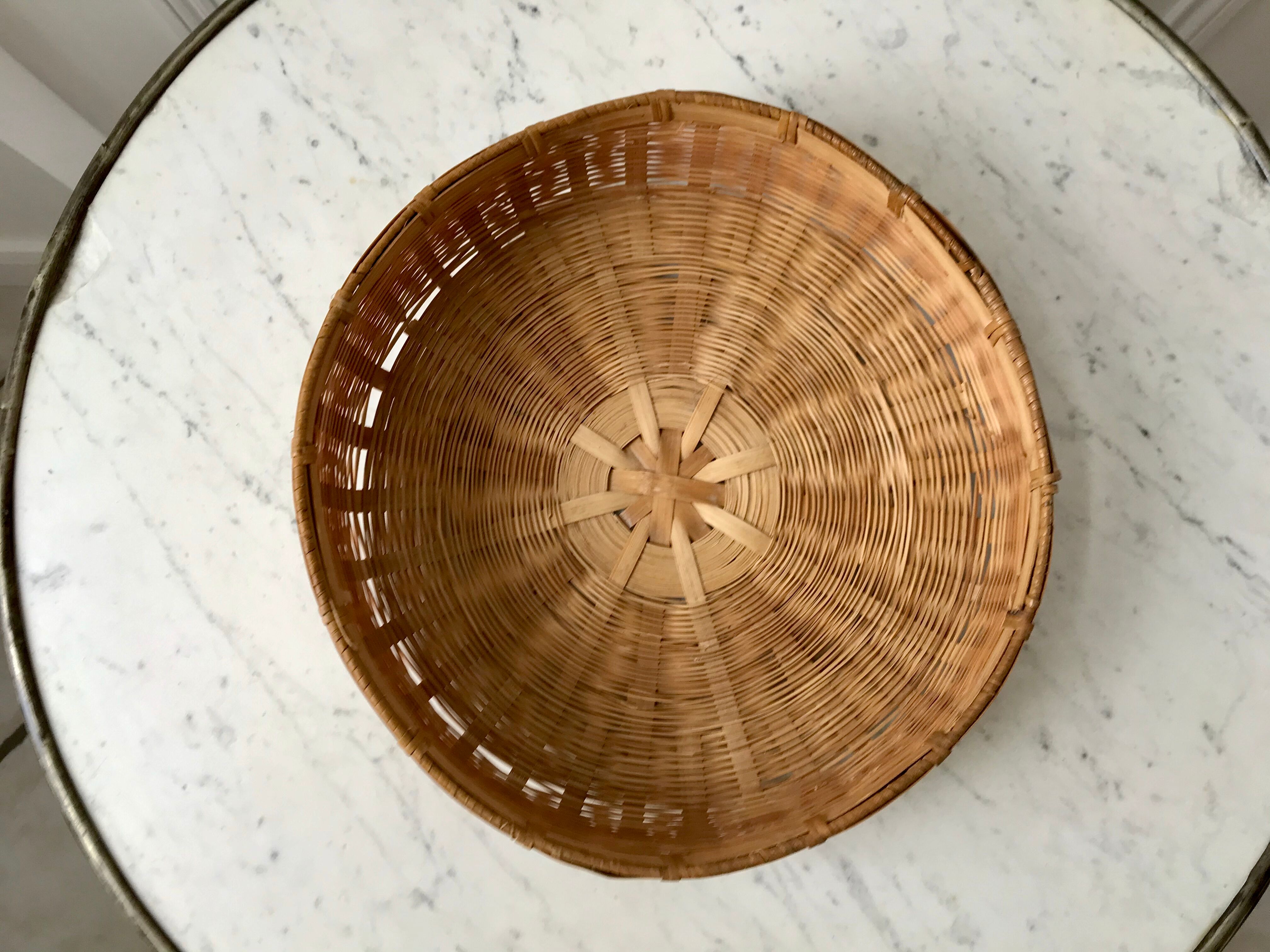 Wicker basket / rattan 70s