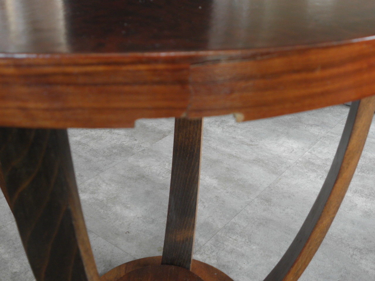 Table basse en bois art déco