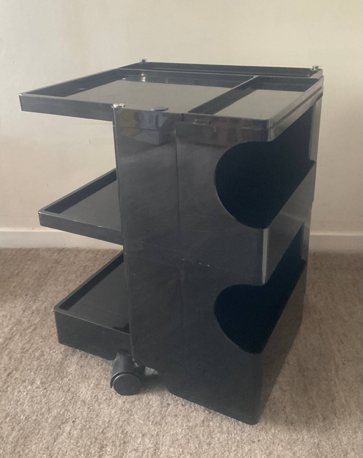 “Boby” serving trolley by Joe Colombo