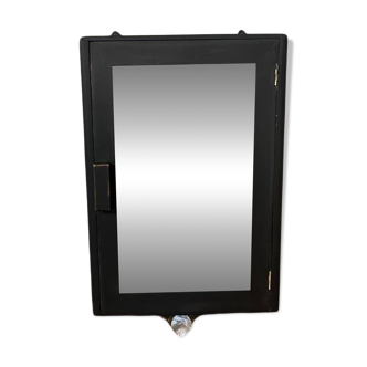 Armoire à pharmacie vintage