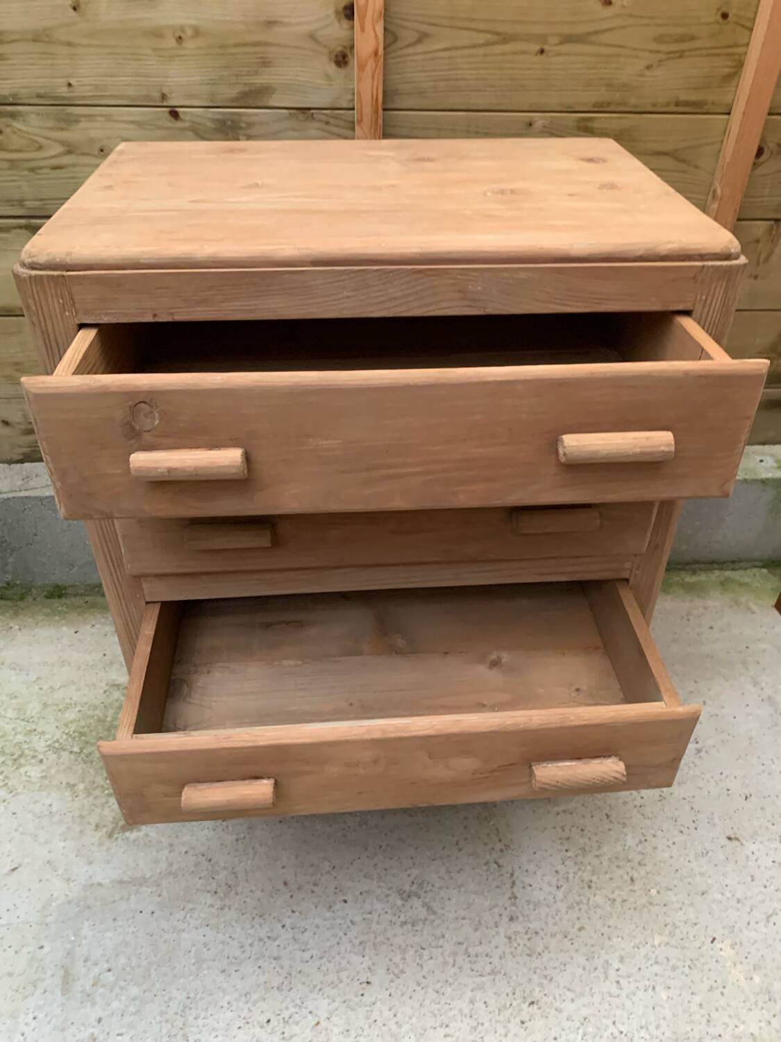 Antique chest of drawers