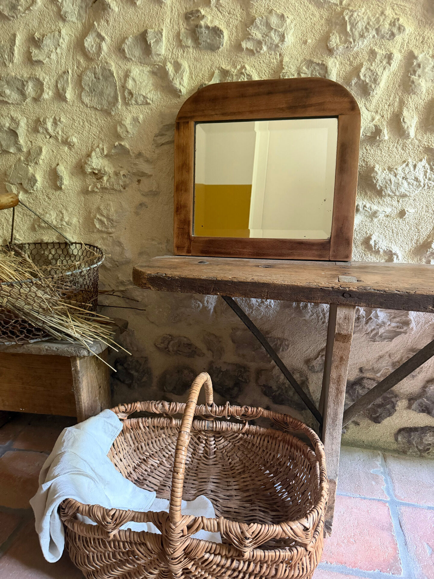 Small bevelled mirror