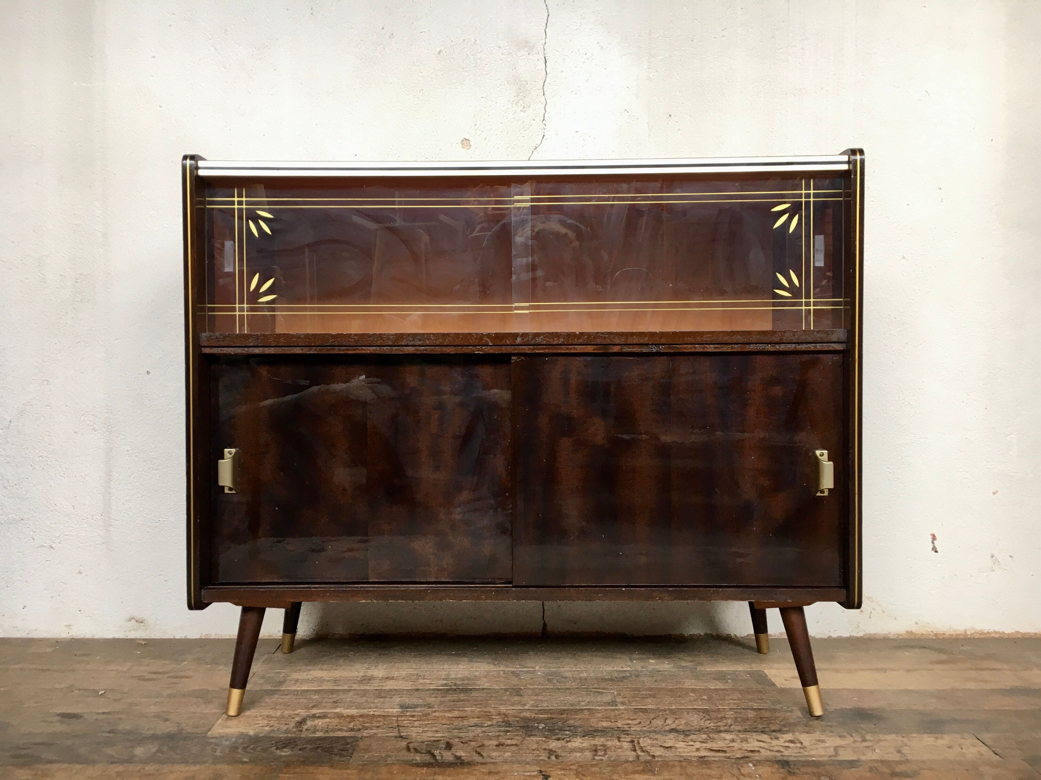 Enfilade feet compass 1960