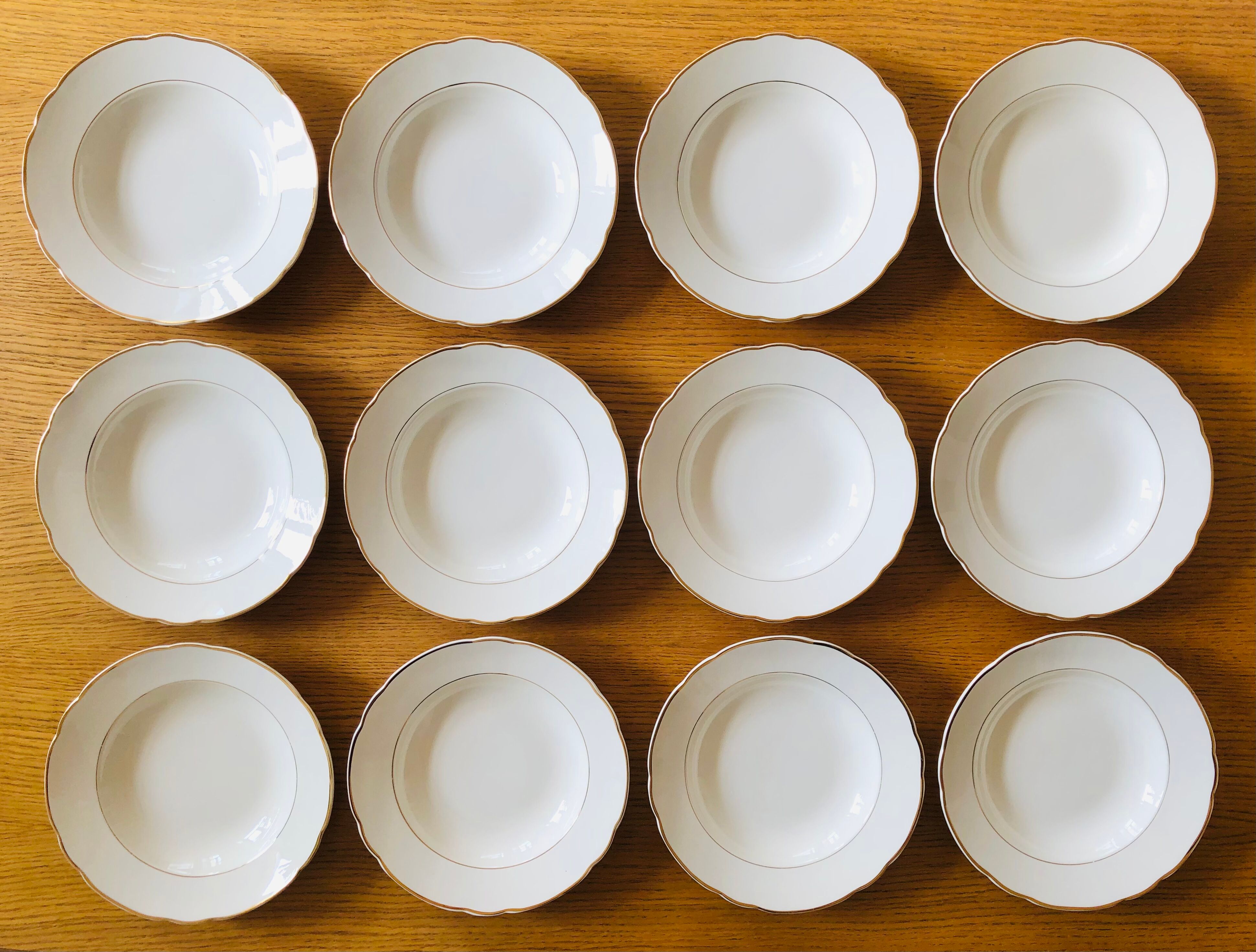 Set of 12 hollow plates in Villeroy & Boch ceramic