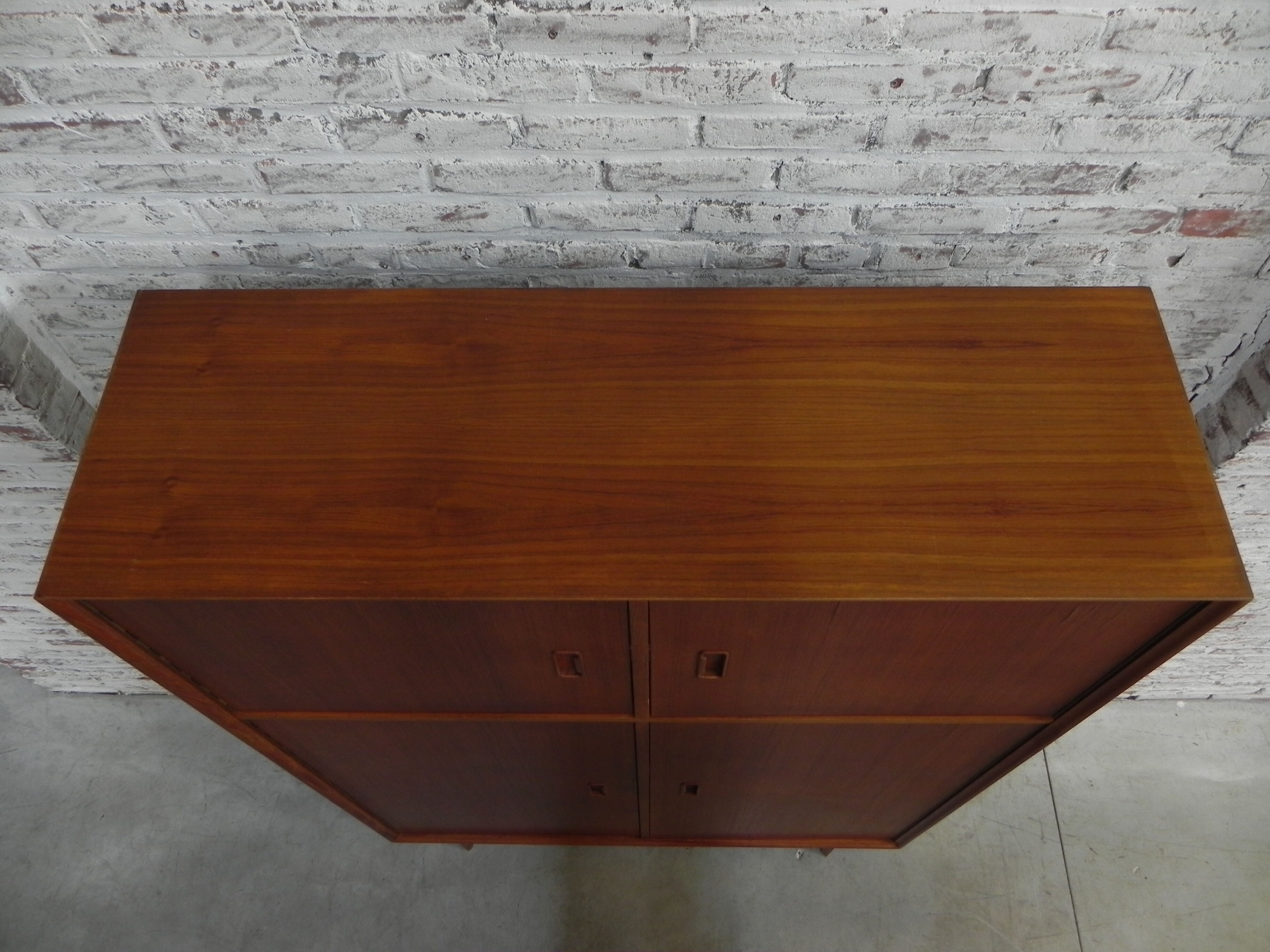 Wardrobe 179 cm high