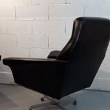 Armchairs of the years 1960