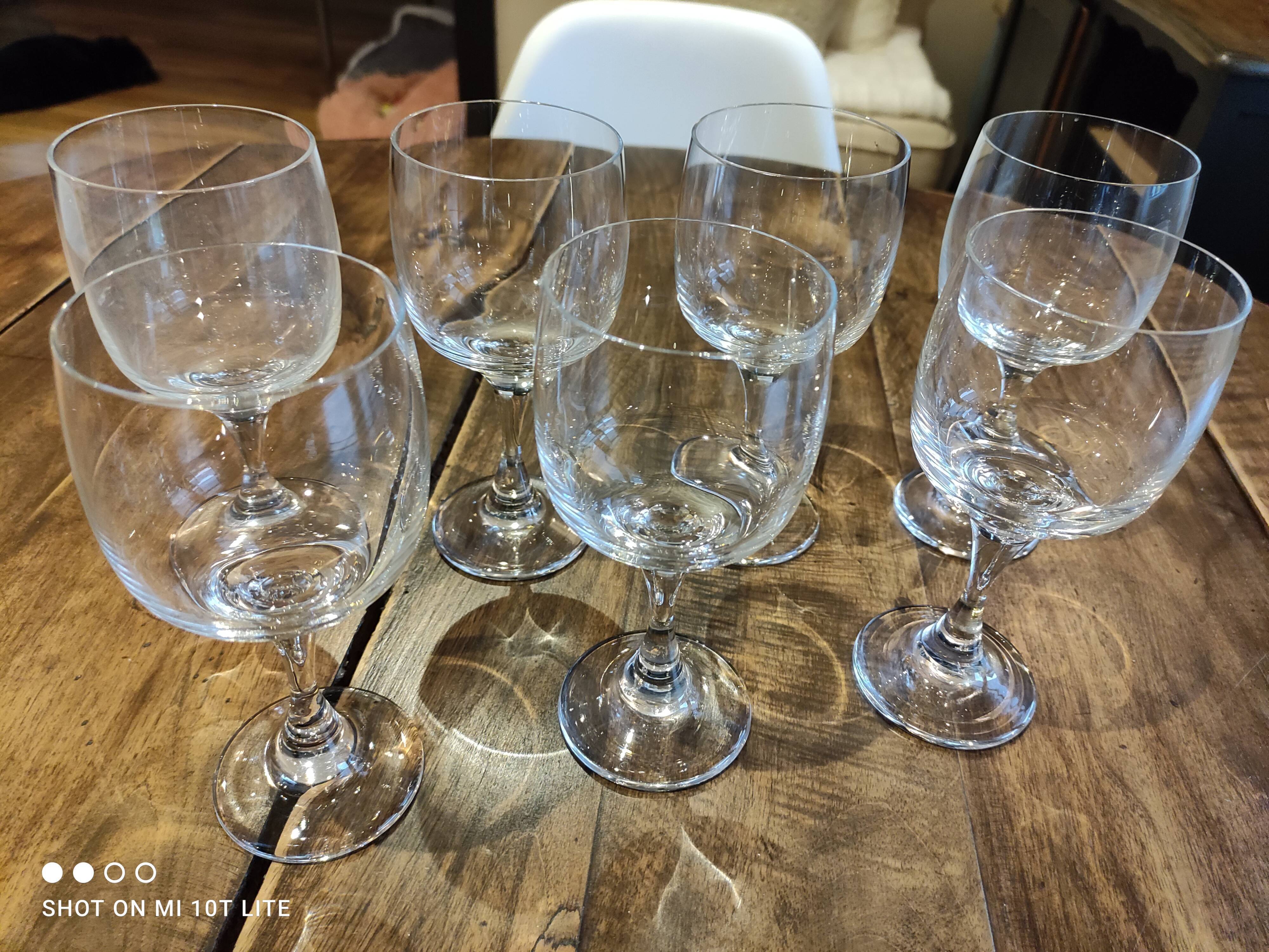 Lot de 7 verres à vin vintage en cristal