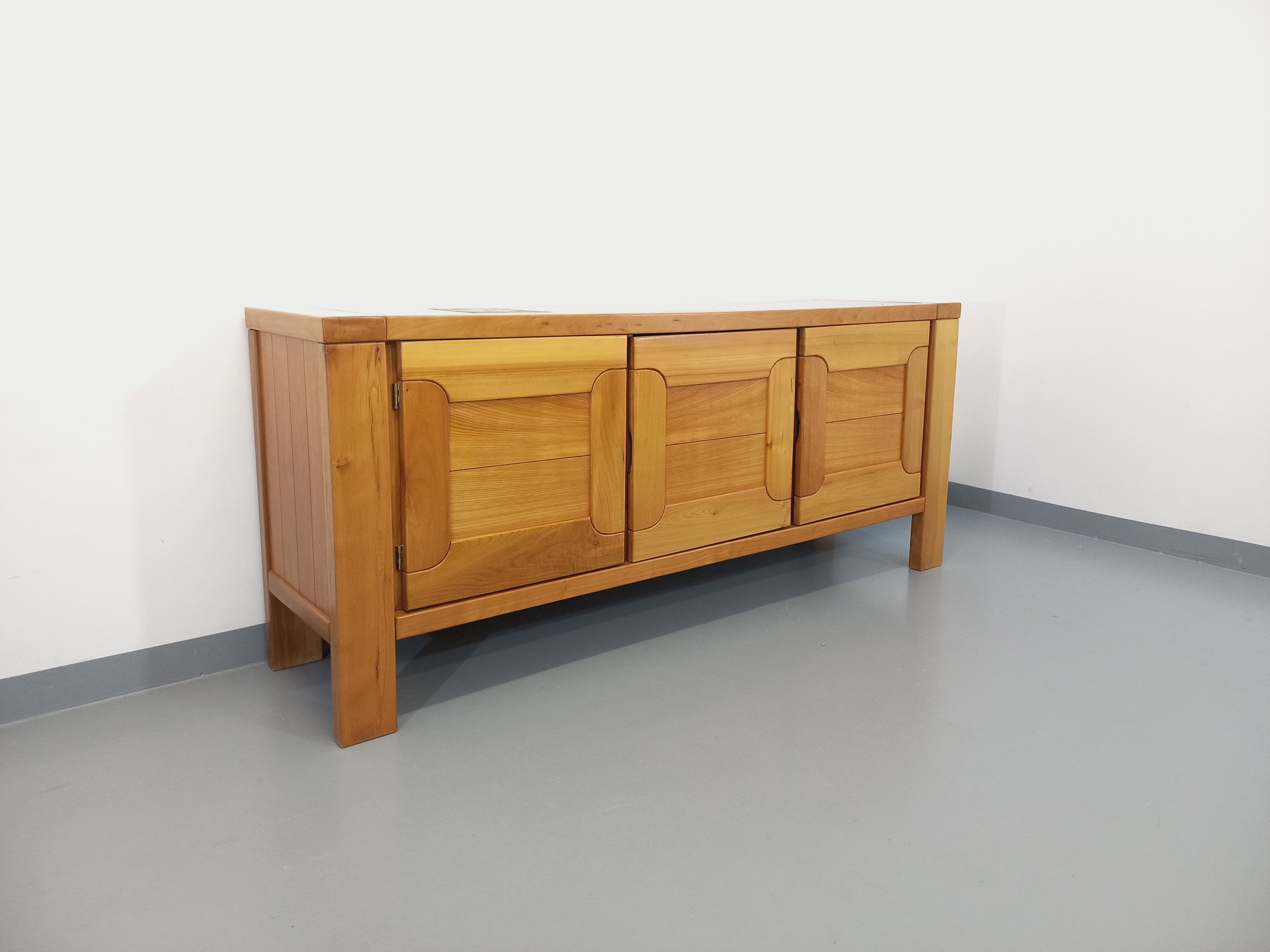 Vintage Maison Regain sideboard in solid elm from the 70s