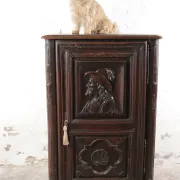 Unique 17th century cabinet portrait and scallop