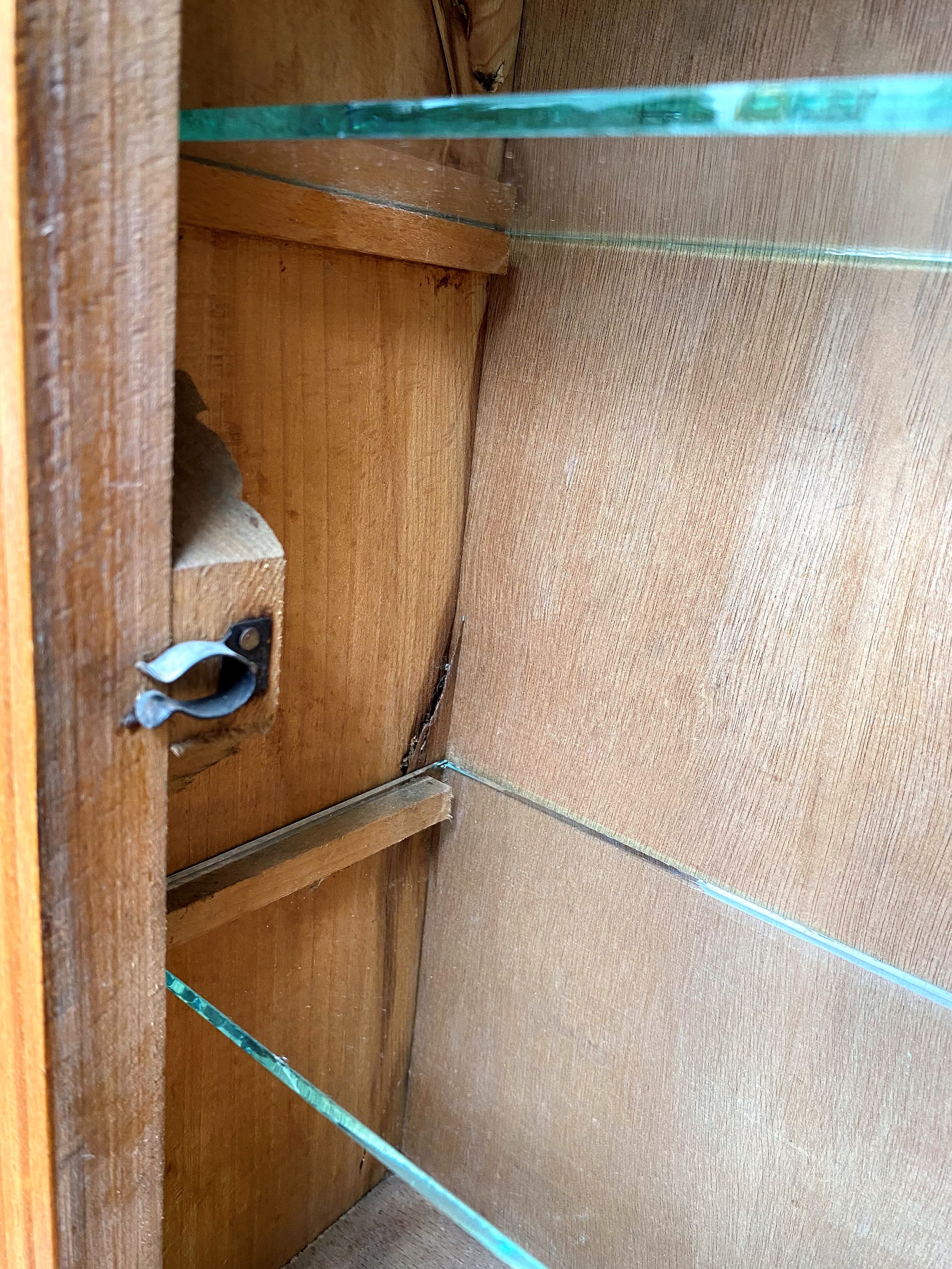 Toilet cabinet