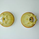 Pair of pear-shaped "cocoon" wall lights, resin and pine, Italy, 1970