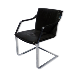 Chaise à accoudoirs acier et cuir