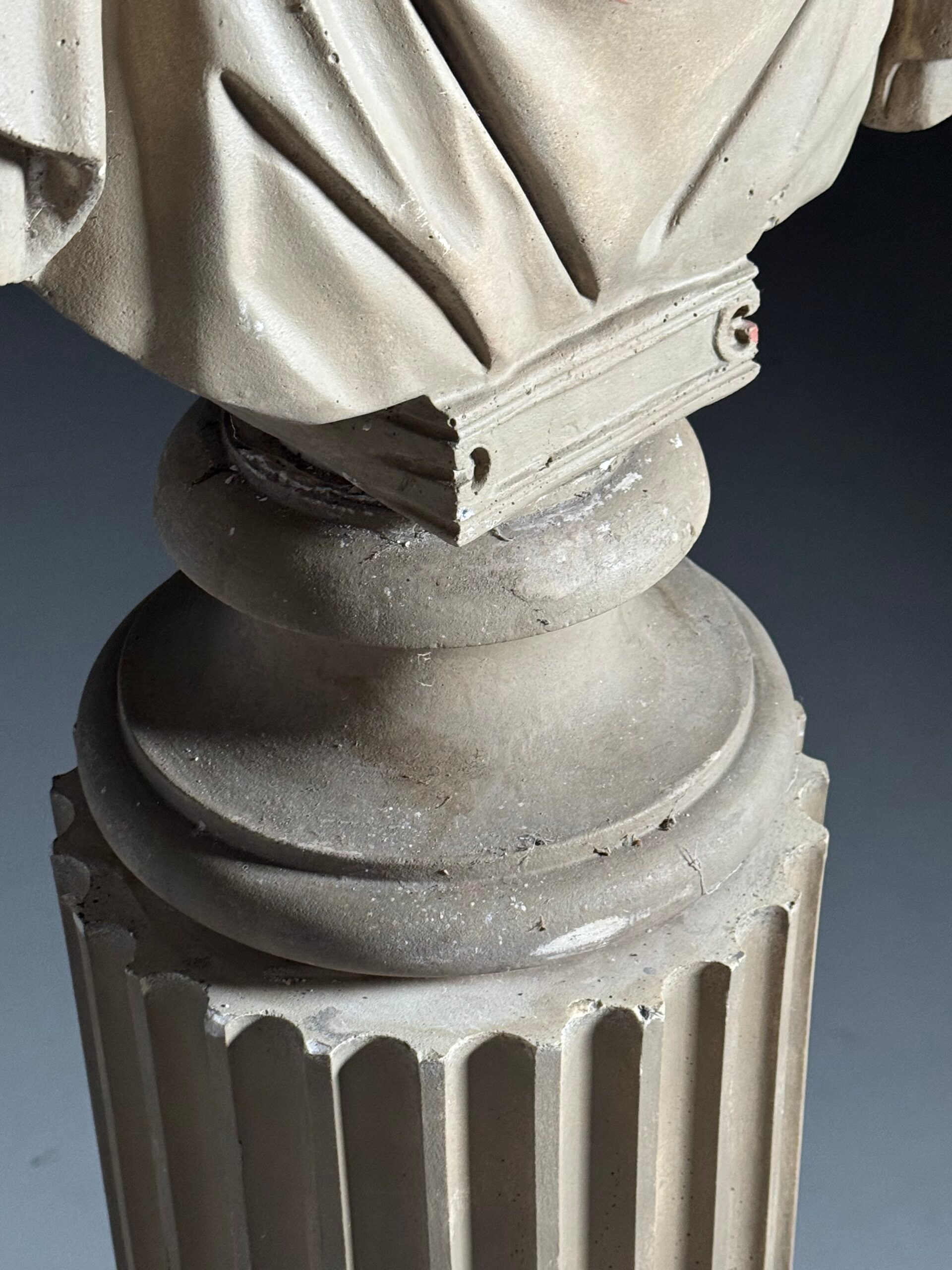 Bust of Antoninus Pius on pedestal
