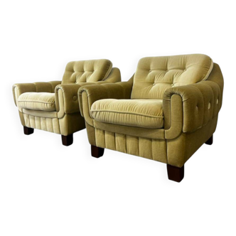 Set of 2 XL vintage single armchairs in space age style.