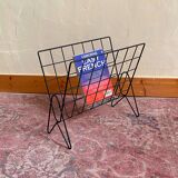 Metal magazine rack