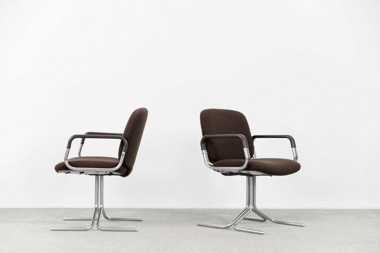 Mid-Century Modern Vintage Brown Aluminum German Chairs by Mauser, 1970s, Set of 2