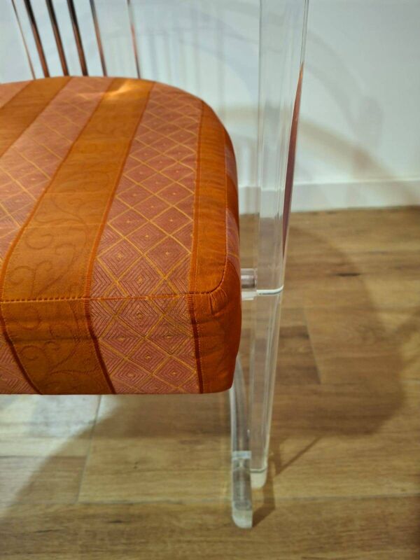 Ensemble de 6 chaises en acrylique et chrome, Italie, années 1970.