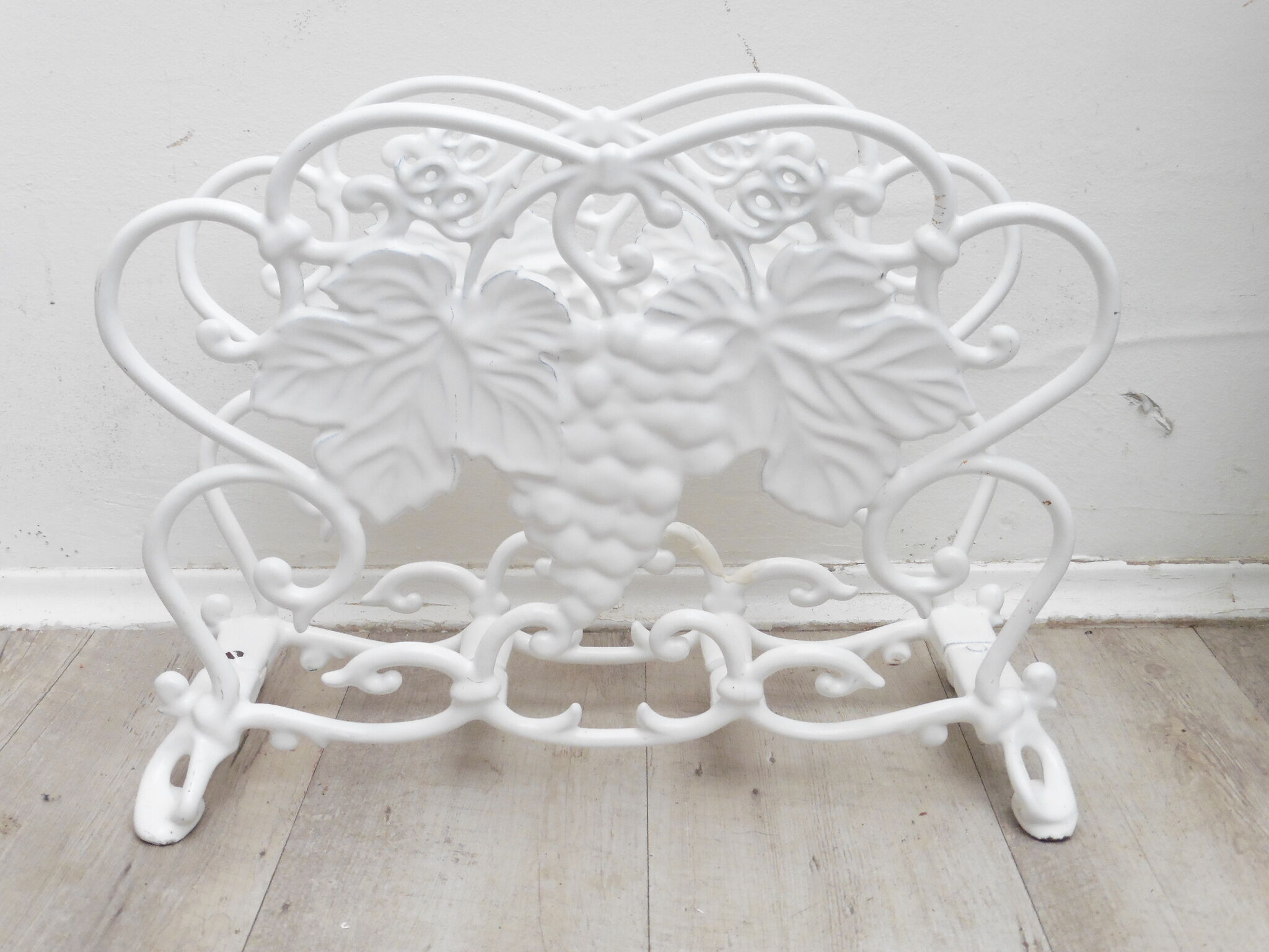 Magazine rack new art