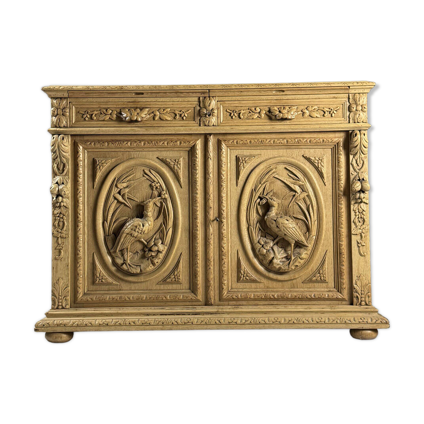 Buffet sculpté belge, 19e siècle