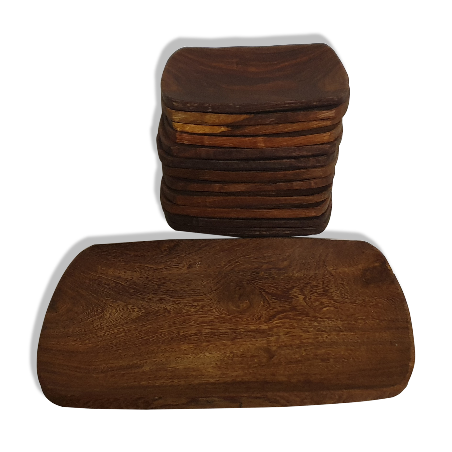 12 Wooden plates and their serving dish