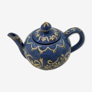 Ceramic teapot from Thoune